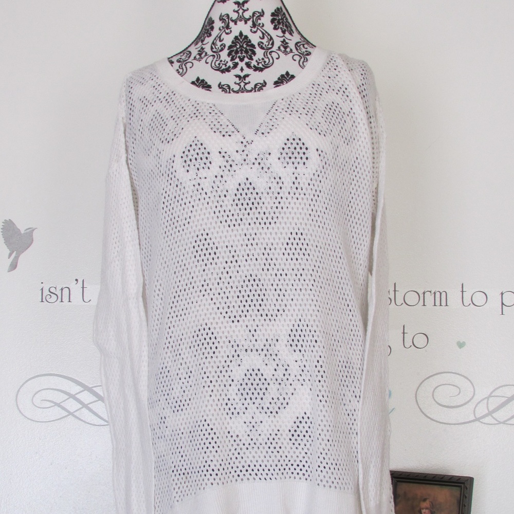 American Eagle Outfitters Mesh Hi/Low top.